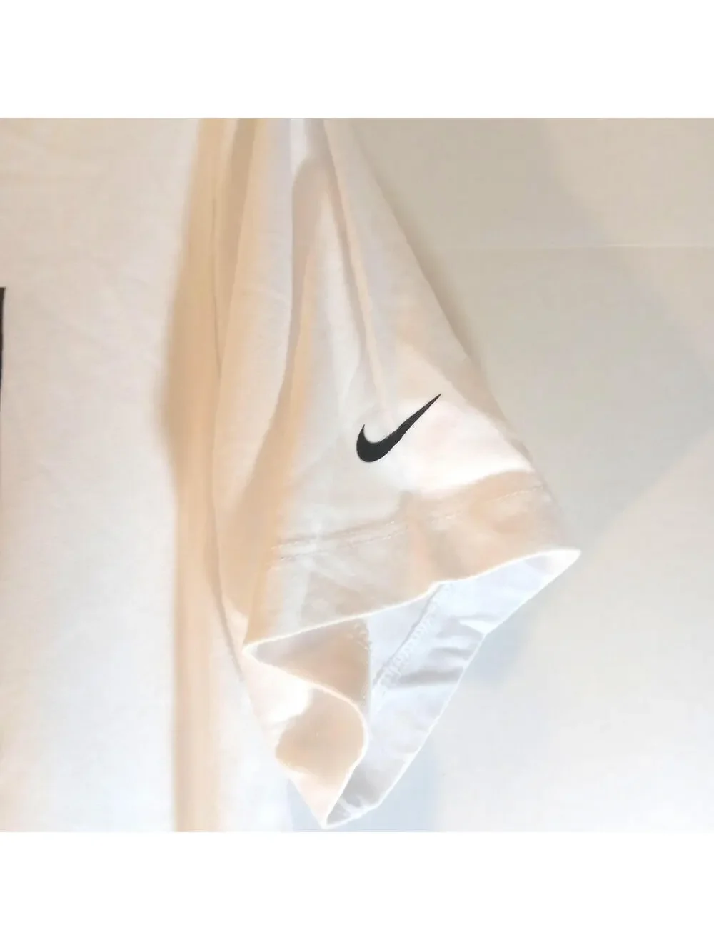 Nike Tee Graphic Sporty Streetwear Womens Small White Black 